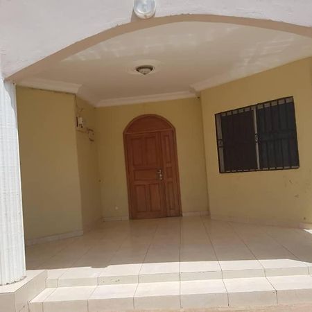 Touray Guest House Old Yundum Extérieur photo