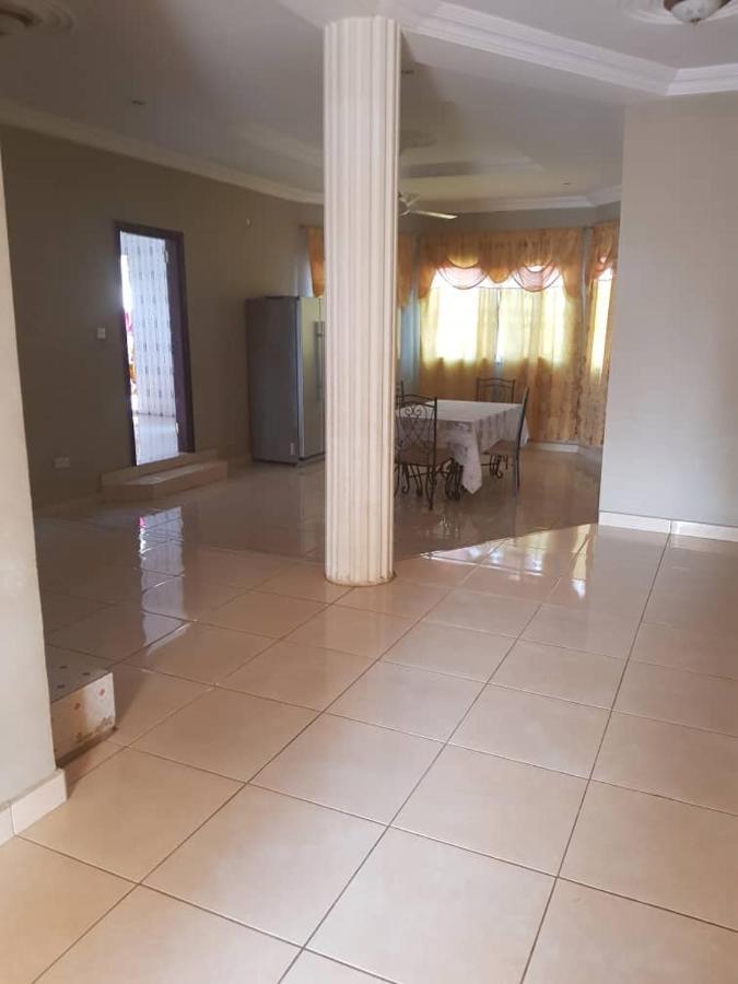 Touray Guest House Old Yundum Extérieur photo