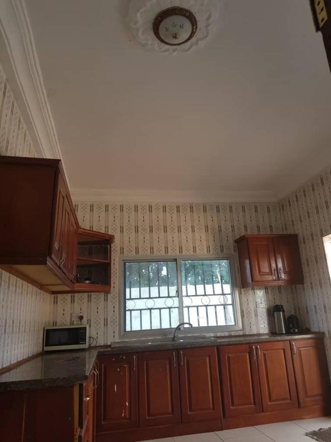 Touray Guest House Old Yundum Extérieur photo